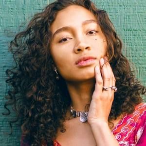 Meet your Posher, Dana